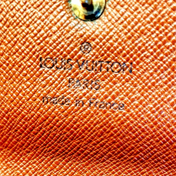 Authentic Louis Vuitton Sarah Wallet